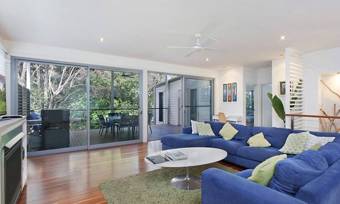 Killcare House | Tranquil Beachside Escape by HolidayCo.