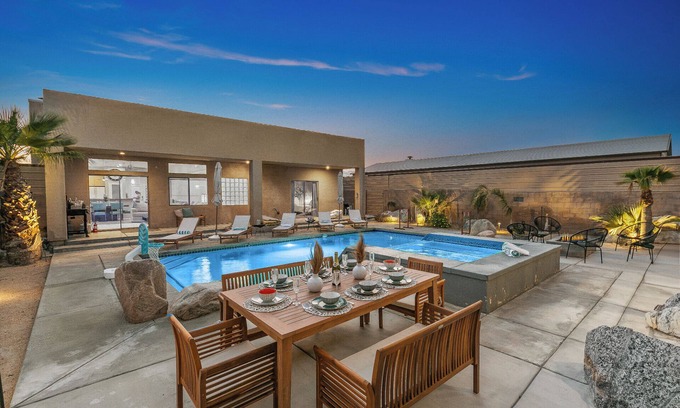 Desert Hot Springs House | Tranquil Desert Retreat Gorgeous Home