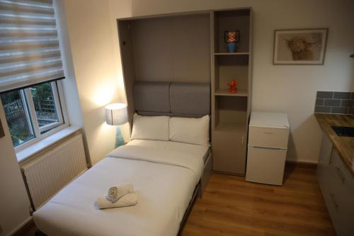 Kentish Town Apartment | Tranquil Escape