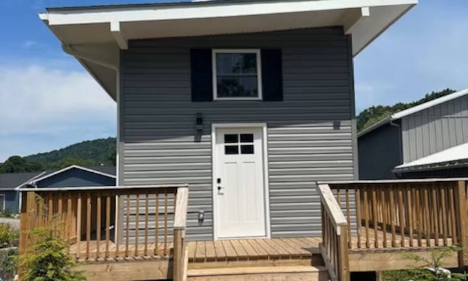 McHenry Apartment | Tranquil Tiny House by the Brook – Your Mountain Escape Awaits