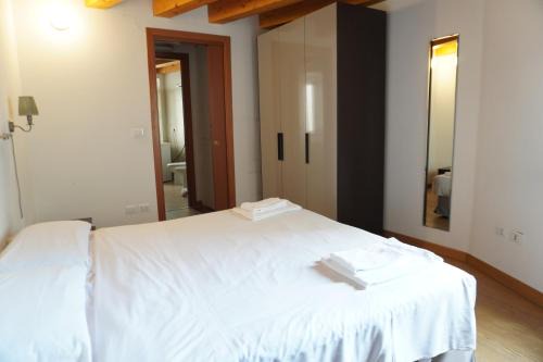Citta Nuova-Barriera Nuova-San Vito-Citta Vecchia Apartment | Trauner Rooms Collection