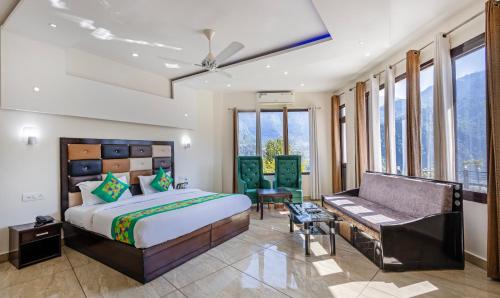 Bathri Hotel | Treebo Anjukul