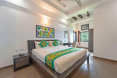 Gomti Nagar Hotel | Treebo Shivam Inn Near Singapore Mall