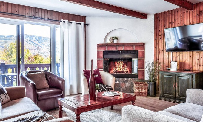 Mont-Tremblant Condo | Tremblant Hotel Du Lac - Amazing Lake and Mountain View (G475) | 5 min from Tremblant Resort