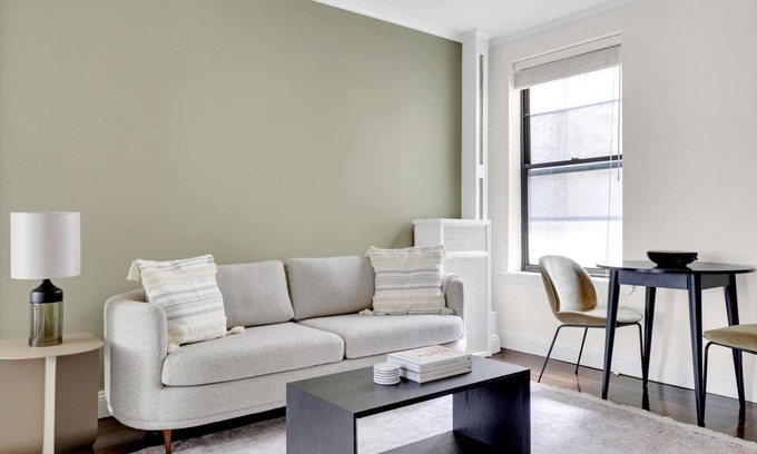Brooklyn Heights Apartment | Trendy Brooklyn Heights 2BR w/Elevator, W/D & Bike Room, by Blueground