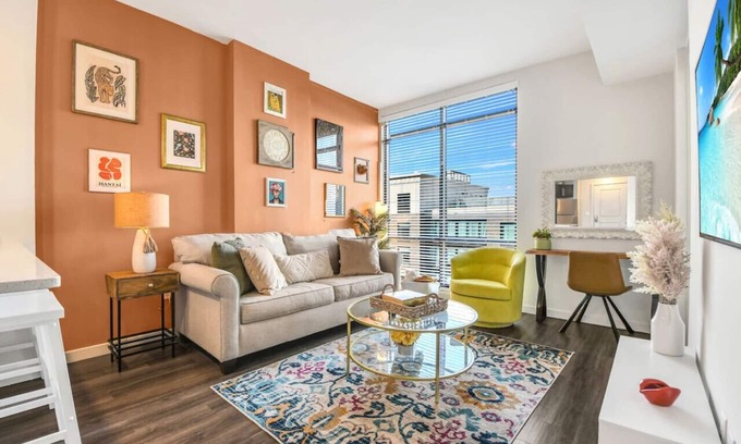 Lake Eola Heights Apartment | Trendy Gateway | by Lake Eola | Free Parking