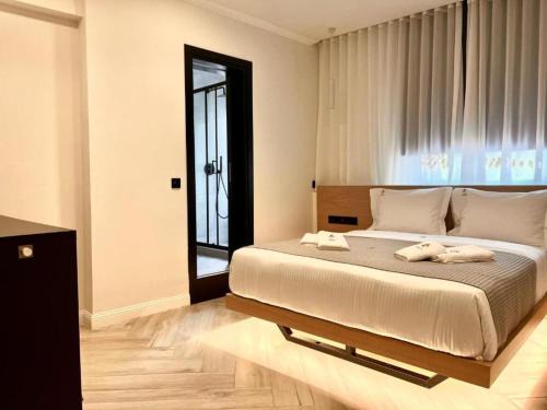 Psirri Apartment | Triple A - Urban Magic Studios in Psiri-Platia Theatrou - Free Parking