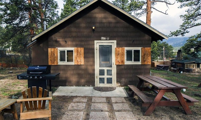 Estes Park House | Triple R Cottages- 2 cabin