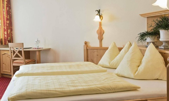 Dorfgastein House | Triple room with shower, WC "Gasteinerblick" - Untermüllnergut, country hotel