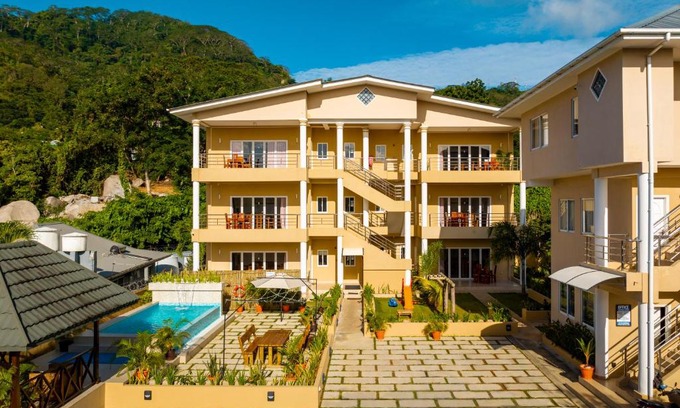 Beau Vallon Apartment | Tropical Hideaway