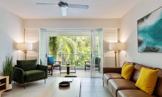 Palm Cove Resort | Tropical Rooftop Paradise at The Beach Club