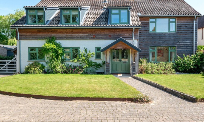 Walberswick House | Troy - Five Bedroom House, Sleeps 10
