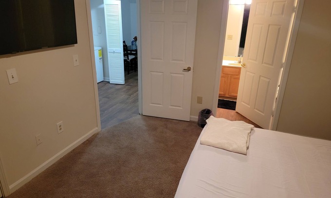 Atlanta Apartment | True Three Bedroom Peaceful Apartment