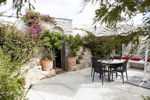 San Michele Salentino House | Trulletto Corte degli Ulivi