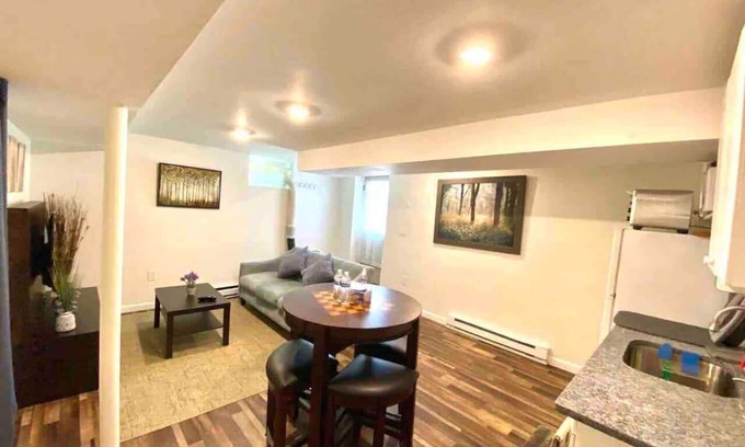 Waltham Apartment | Tucked away garden level studio near Cambridge 4172