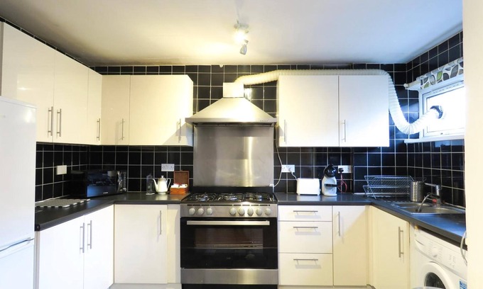 The Westside House | Tudors eSuites Five Ways Terrace Parking