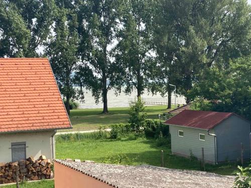 Balatonbereny Apartment | Two-Bedroom Apartment in Balatonbereny II