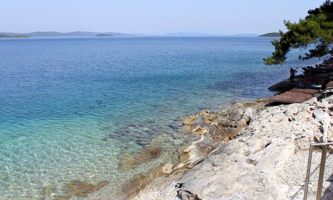 Bozava Apartment | Two bedroom apartment with terrace and sea view Božava, Dugi otok (A-8098-b)