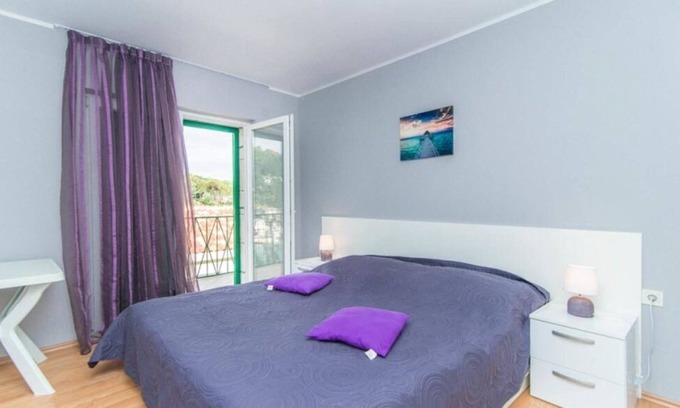 Povlja Apartment | Two bedroom apartment with terrace and sea view Povlja, Brač (A-12362-a)