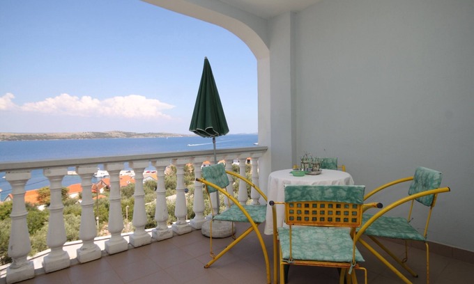 Island Dugi Otok Apartment | Two bedroom apartment with terrace and sea view Sali, Dugi otok (A-8152-a)
