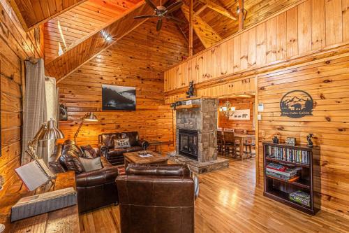 Bryson City House | Two Cubs Cabin