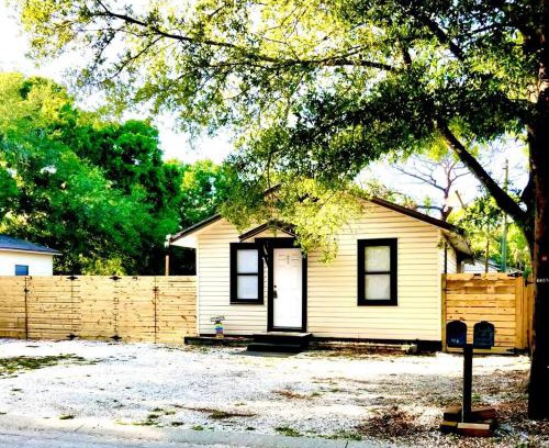 St. Petersburg - Clearwater Apartment | Two Fully Equipped Apartments and a Studio 5 miles from the beach