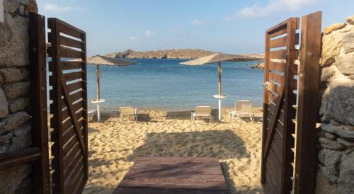 Agios Ioannis House | Two level house on the Beach