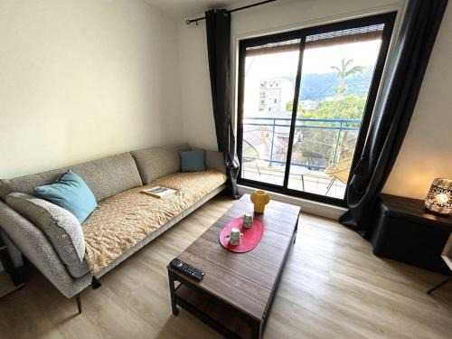 Saint-Denis Apartment | Ty Cosy - T2 proche du centre de St-Denis