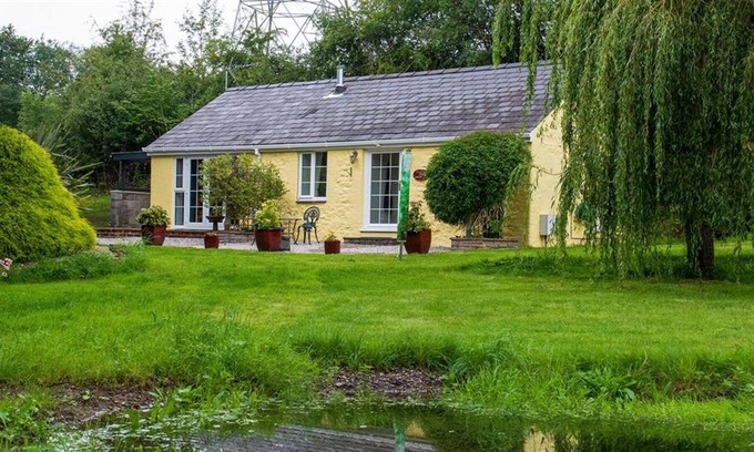 Bangor Cabin | Tyddyn Sydney Bach - One Bedroom Cottage, Sleeps 2