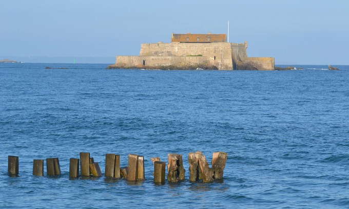 La Marne House | Typical Malouin house with parking