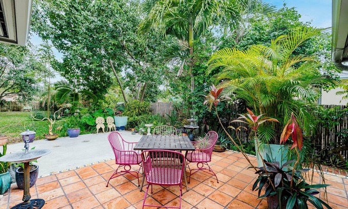 Downtown Hollywood Apartment | Uhost AI Quaint 1BR w Patio Kitchenette