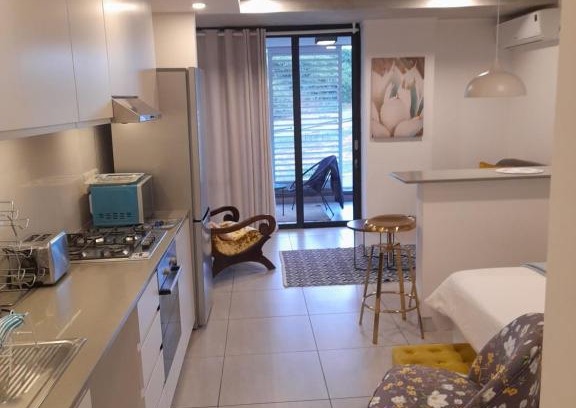 Hillhead Apartment | Umhlanga Vacation Home with Free WiFi