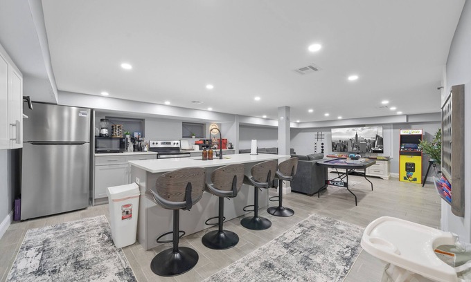 Union Apartment | Union Oasis: Hot Tub, Grill, Gym, Games, Massage chair, EWR 10min, NYC 30 min