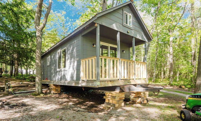 Carling Cabin | Unique Tiny House in Georgian Bay Sand Bay