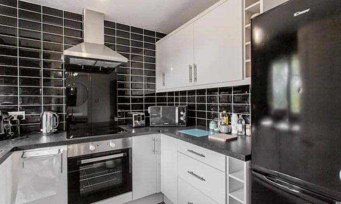 Redbridge Apartment | Unique Vintage Designed Apartment