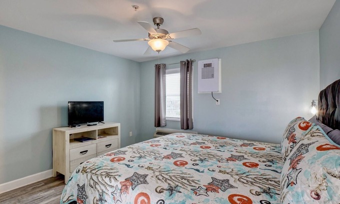 Surf City House | Unit 012 at Tiffany's Motel
