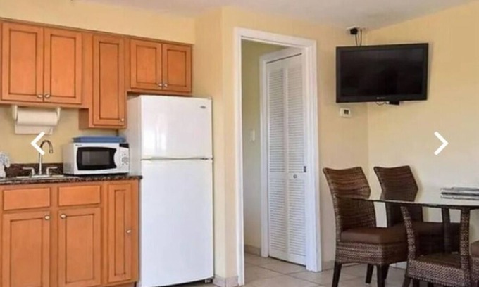 Nokomis Apartment | Unit 47: Bayview One Bedroom