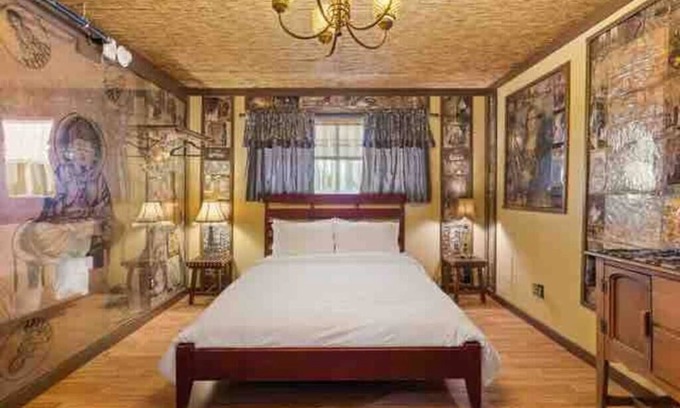 Liberty Hill House | Unit 6 Fun Whimsical 2-Bedroom Stay by the River!