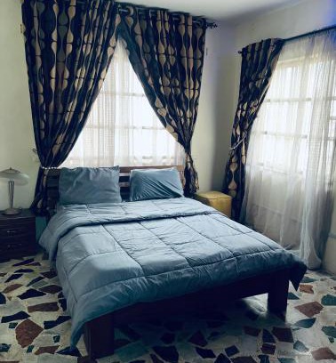 Oshodi-Isolo House | Uno One Airport Inn