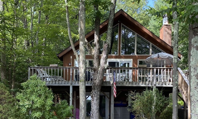 Hamlin House | Unwind at this immaculate lakefront home in a 4 star community!