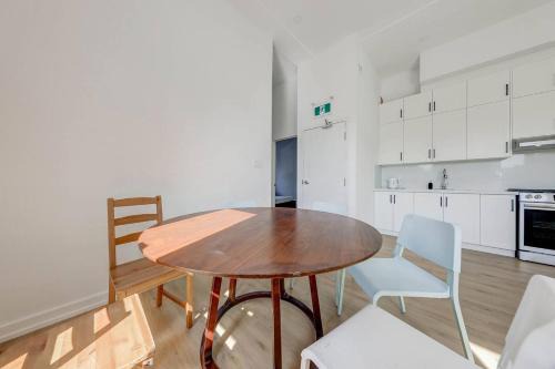 Downtown Toronto Apartment | UofT St George Campus Penthouse