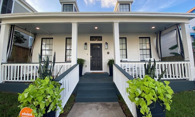 Galveston Cottage | Updated Historic Home Walk to Beach- Pet Friendly!n