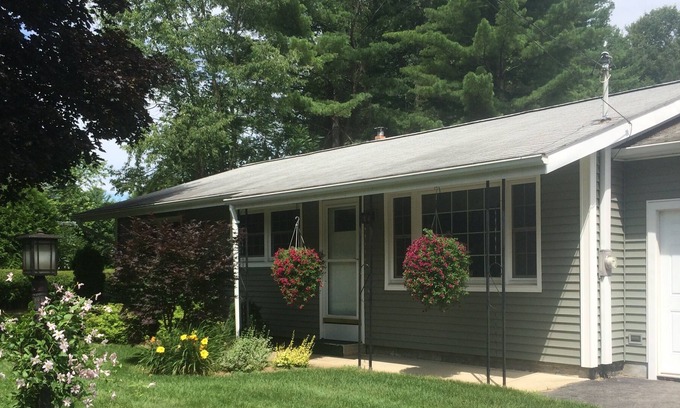 Saratoga Springs House | Updated Home Close to SPAC and Broadway - Has Piano :)