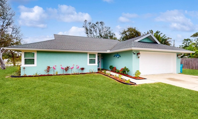 Cape Caneveral Beach Gardens House | Updated home with beach access, games, grill, & central AC - snowbird-friendly