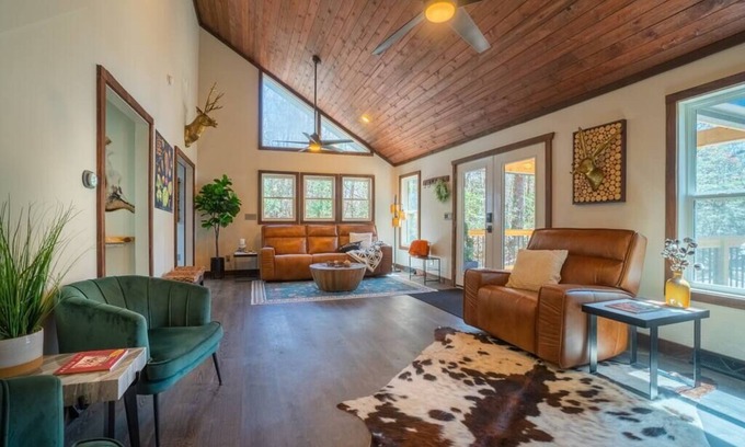 Helen House | Upscale Helen Cabin on 1 Wooded Acre