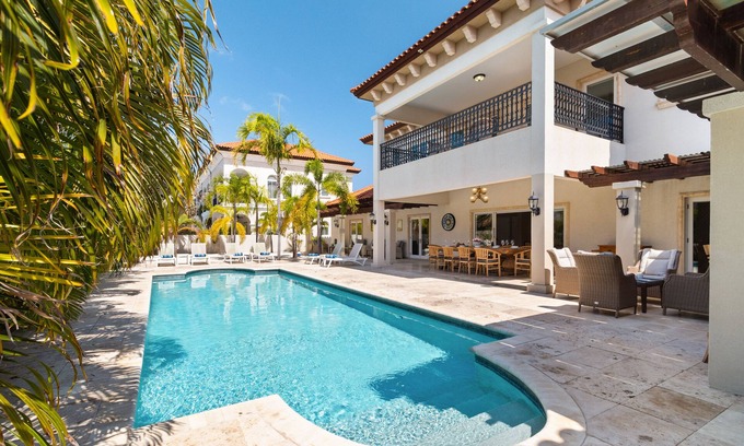 Opal Villa | Upscale Mediterranean Villa Great location!