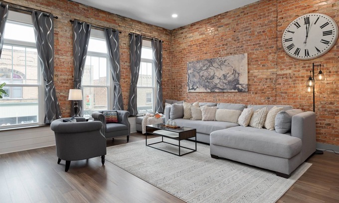 Millersburg Apartment | Upscale Private Getaway Kitchen & Soaking Bath