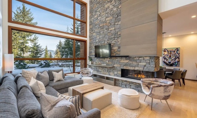 Alta Vista House | Upscale Ski Retreat, Mountain Views & Fireplace!