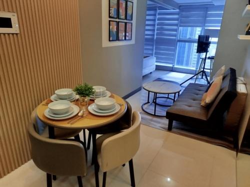 Bonifacio Global City Apartment | Uptown Parksuites Tower 1 BGC