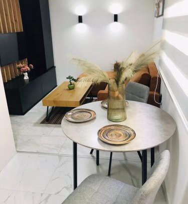 City Center Apartment | Urban Chic Studio